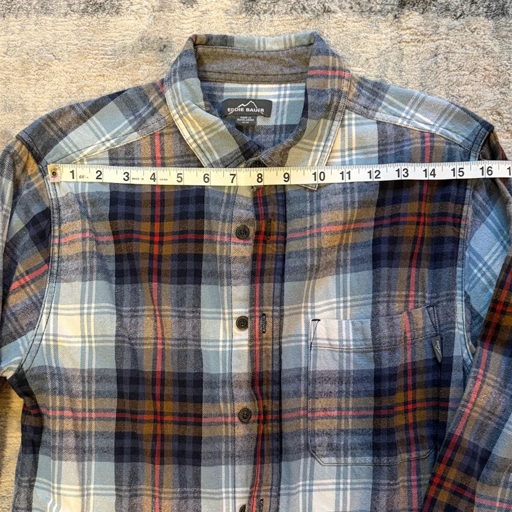 Eddie Bauer Men’s Plaid Button-Down Shirt - Picture 2 of 3
